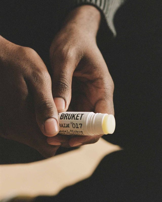 L:A BRUKET No. 017 Lip Balm Mandel/Kokosnuss Lippenbalsam