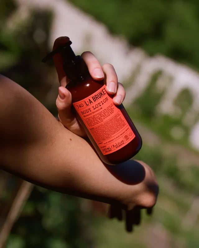 L:A BRUKET No. 340 Body Lotion RHUBARB/GERANIUM 240ML CosmosOrg